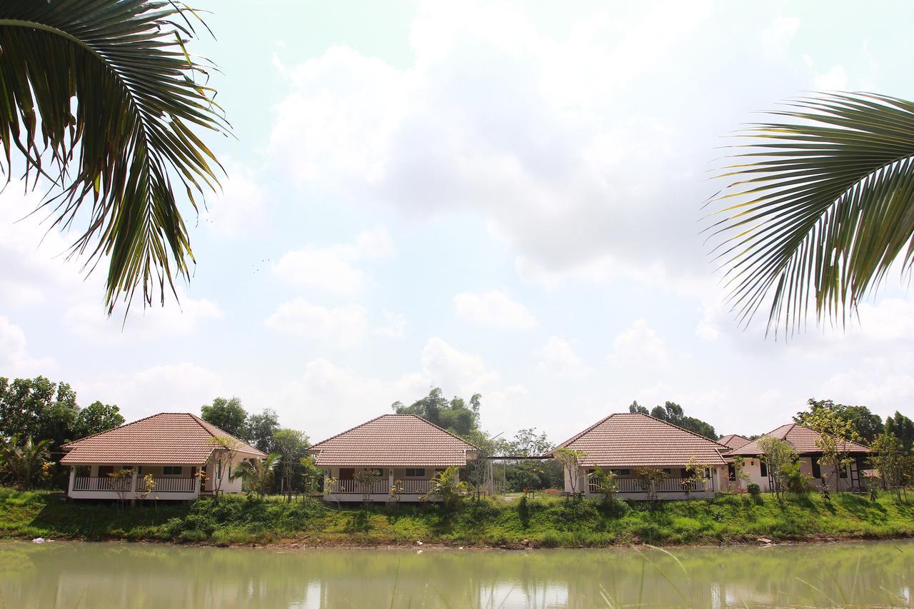 Pirom Lake And Resort Si Maha Phot Esterno foto